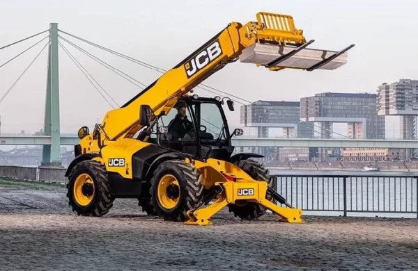 Телескопический погрузчик JCB 550-140